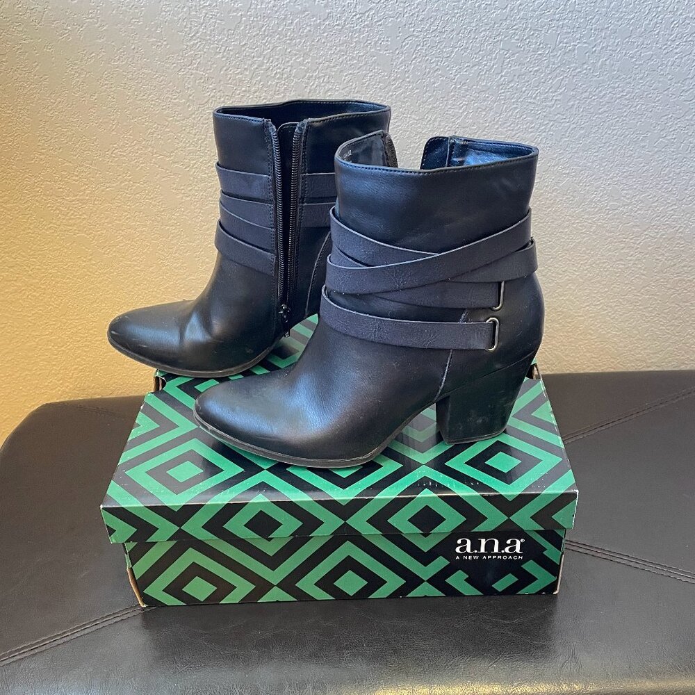 Ana Luz Black Boots, size 7.5